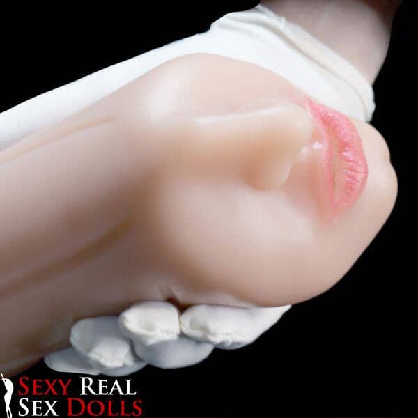 6Ye Dolls 10cm (3.9') Blowjob Mouth with Teeth Masturbator ( Model# LY0011)