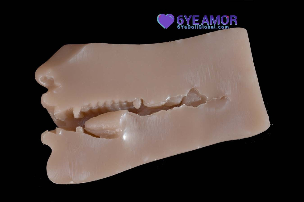 10cm (3.9") Blowjob Mouth with Teeth Masturbator ( Model# LY0011)